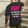 Family New Dad Run Commeios Enfantsous Cherchaient T-shirt imprimé au dos Cadeaux pour lui