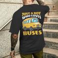 Just A Boy Who Loves Buses バス愛好家 バス愛好家 名言 メンズTシャツ バックプリント 彼への贈り物