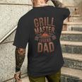 Papà Maestro Griglia Leggenda Umorismo Barbecue T-shirt da uomo con stampa posteriore Regalos para él