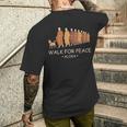 Walk For Peace Monks With Aloka Dog メンズTシャツ バックプリント 彼への贈り物