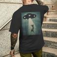 エイリアン誘拐パグ Ufo 面白い宇宙犬デザイン メンズTシャツ バックプリント 彼への贈り物