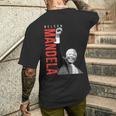 ネルソン・マンデラ 上げた 右手拳 食いしばり マンデラの日 メンズTシャツ バックプリント 彼への贈り物