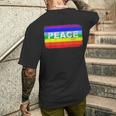 平和 シンボル 国旗 色 戦争反対 虹 Peace No Warintage メンズTシャツ バックプリント 彼への贈り物
