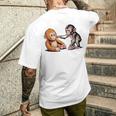 オレンジのおもちゃで悲しい猿のパンチ メンズTシャツ バックプリント 彼への贈り物
