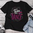ダンス好きのためのダンスが大好きな女の子だけ レディースTシャツ 面白い贈り物