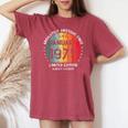 1975年1月以来絶対に素晴らしい男性と女性の誕生日。 レディースオーバーサイズコンフォートTシャツ Crimson