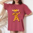 Giraffe Boys Animal Print Giraffe Print レディースオーバーサイズコンフォートTシャツ Crimson
