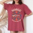 サーモン ノルウェー Rosemaling 花柄 フィヨルド 自然 Norge レディースオーバーサイズコンフォートTシャツ Crimson