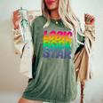 Rainbow Gradient Typography レディースオーバーサイズコンフォートTシャツ Moss