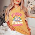 2Nd Grade Unicorn Cat Magical Caticorn Back Tochool レディースオーバーサイズコンフォートTシャツ Mustard