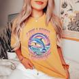 Live Laugh Lobotomy Dolphin Groovy レディースオーバーサイズコンフォートTシャツ Mustard