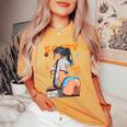 Waifu セクシー アニメ 女の子 モデル 表紙 和風 レディースオーバーサイズコンフォートTシャツ Mustard