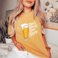 ビール ハッピー ビール好き Don't Worry Beer Happy Beer Drinker レディースオーバーサイズコンフォートTシャツ Mustard