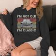 私は年をとっていない私はクラシックで面白い車好きの男性お父さんパパおじいちゃん パーカー