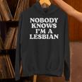 Nobody Knows I'm A Lesbian Gay Lgbtq ユーモア プライド 月 長袖tシャツ パーカー