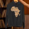 アフリカの平等パターン メラニン 肌色 アフリカ地図 パーカー