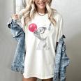Boston Terrier Dog Blowing Chewing Bubble Gum Pink Women's Comfort Colors T-Shirt Ivory