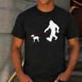 Bigfoot Walking With Bull Terrier Dog Men's Casual T-Shirt Dark Grey