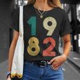 1982 デザイン レトロバースデーヴィンテージ 1982 Tシャツ 彼女への贈り物