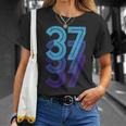 37ラッキーナンバー37歳誕生日スポーツチーム Tシャツ 彼女への贈り物