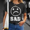 Sad 季節 愛情障害 悲しみ うつ病 エモ パンク Tシャツ 彼女への贈り物