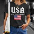 クールなアメリカ国旗グレートーンのイラストグラフィックデザイン。 Tシャツ 彼女への贈り物