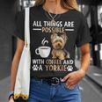 コーヒーとヨーキー ヨークシャー テリアでできるすべてのこと Tシャツ 彼女への贈り物
