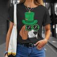 レプラコーン ビーグル シャムロックグラス セントパトリックスデー 犬の贈り物 Tシャツ 彼女への贈り物