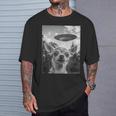 Chihuahuaelfie With Ufo Ufo と面白いチワワのセルフィー Tシャツ 彼への贈り物