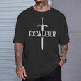 エクスカリバー アーサー王の石の中の伝説の剣 Tシャツ 彼への贈り物