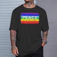 平和 シンボル 国旗 色 戦争反対 虹 Peace No Warintage Tシャツ 彼への贈り物