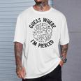 ボディピアス Guess Where I'm Pierced アンティーク調デザイン Tシャツ 彼への贈り物