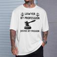 弁護士 法律 格言 法学者 デザイン 弁護士 Tシャツ 彼への贈り物