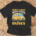 Just A Boy Who Loves Buses バス愛好家 バス愛好家 名言 Tシャツ 高齢者への贈り物