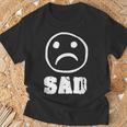 Sad 季節 愛情障害 悲しみ うつ病 エモ パンク Tシャツ 高齢者への贈り物