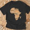 アフリカの平等パターン メラニン 肌色 アフリカ地図 Tシャツ 高齢者への贈り物