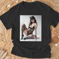 セクシーガールグラフィックtシャツ-猫マスクv2のセクシーなピンナップガール Tシャツ 高齢者への贈り物