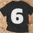 タイポグラフィ 太字表示 6番 数字 6 Tシャツ 高齢者への贈り物