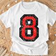 Número 8 Rojo Y Nero 8º Cumpleaños No8 Camiseta unisex Regalos para ancianos