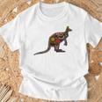 アボリジニアート カンガルー。 Tシャツ 高齢者への贈り物